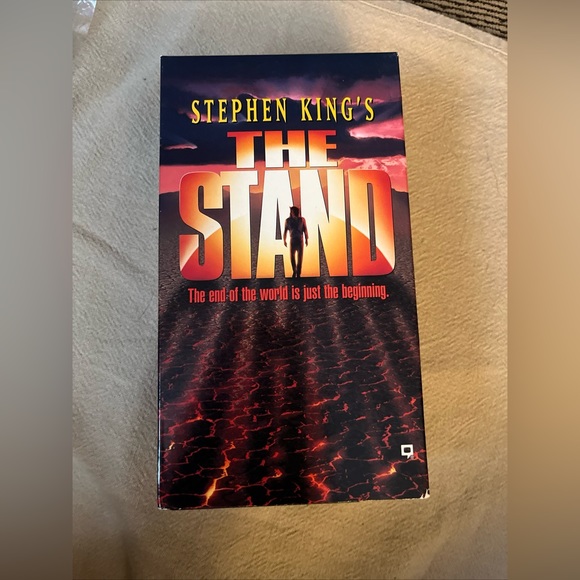 VHS set/ Stephen King’s The Stand - Picture 1 of 5